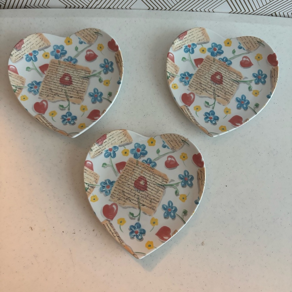 Williams Sonoma Love Letters Heart Shaped Appitizer or Dessert Plates Set of 3